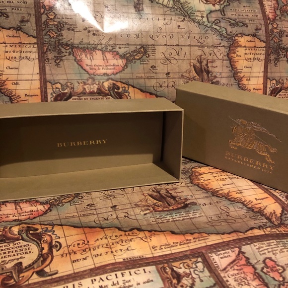 NWT Burberry Sunglasses EMPTY Box w/ booklet - Picture 2 of 5